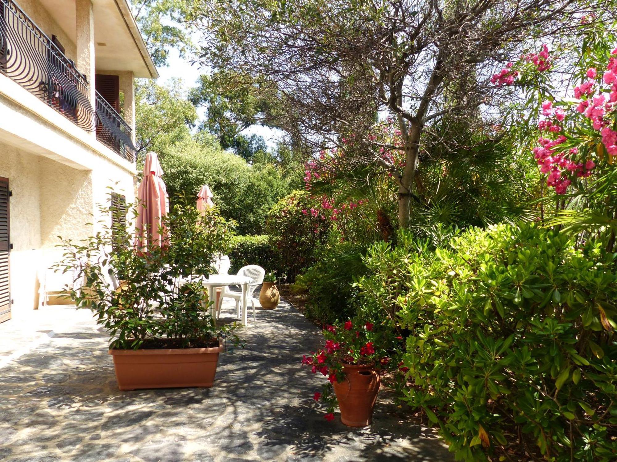 Hotel Cap Soleil Cavalaire-sur-Mer Esterno foto